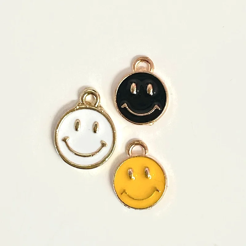 1/4" Enamel Smiley Charm