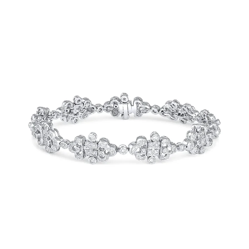 18KT WHITE DIAMOND FLOWER BRACELET